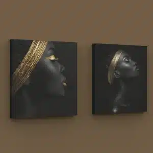 Portrait féminin avec des textures dorées sur fond noir, parfait pour une décoration élégante et moderne.
