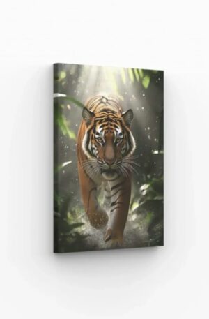 Tigre majestueux avançant dans une jungle éclairée, tableau idéal pour une décoration murale puissante et naturelle.