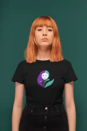 T-shirt Noir avec design "Dessin Féminin" représentant une silhouette artistique abstraite.